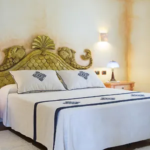 Hotel Poseidonia, Àrbatax